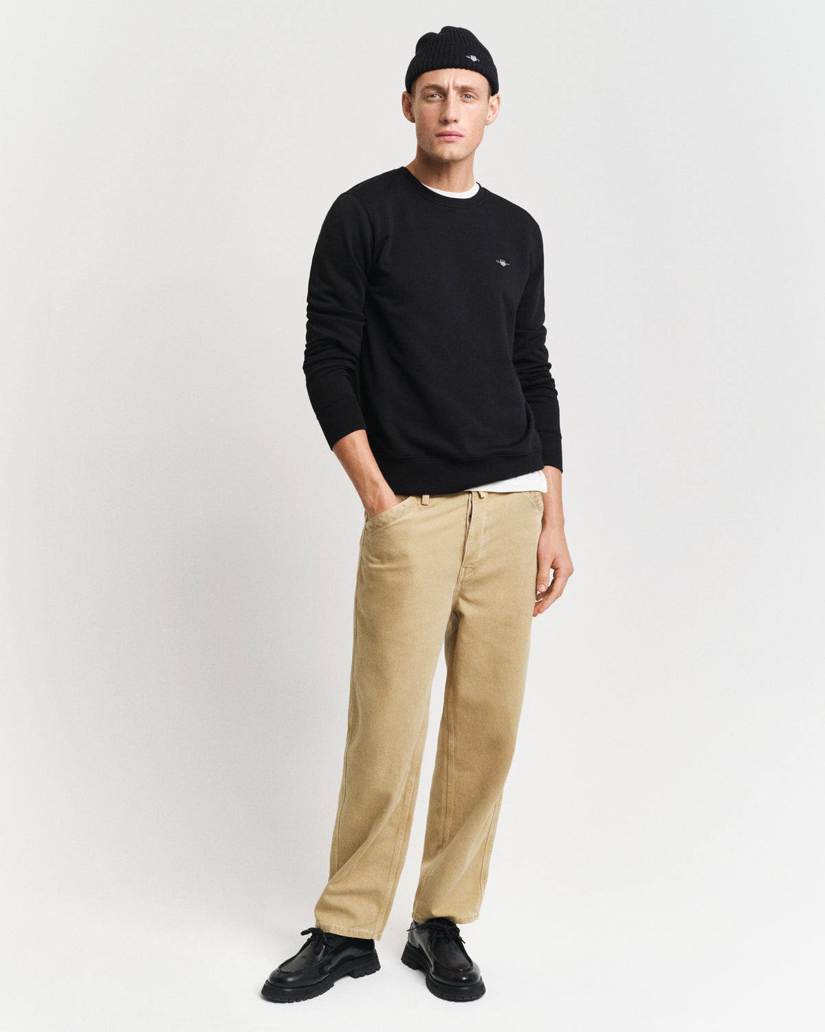 BLACK, REG SHIELD C-NECK SWEAT BY GANT AU.