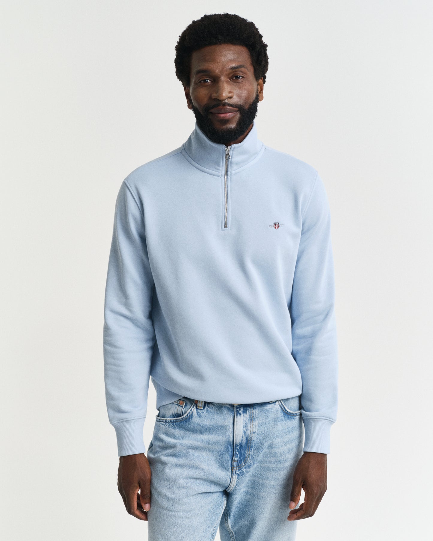 FRESH BLUE, REG SHIELD HALF ZIP SWEAT, FRONT-VIEW BY GANT AU.