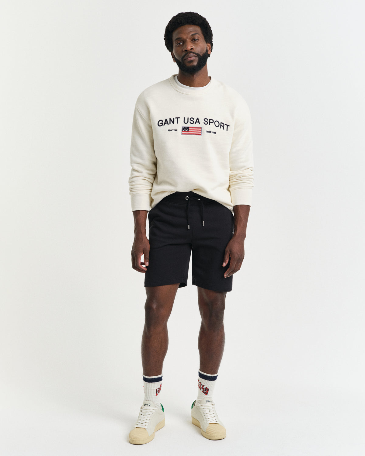 BLACK, REG SHIELD SWEAT SHORTS BY GANT AU.