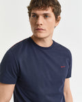 EVENING BLUE, CONTRAST LOGO SS T-SHIRT, CLOSE-UP BY GANT AU.