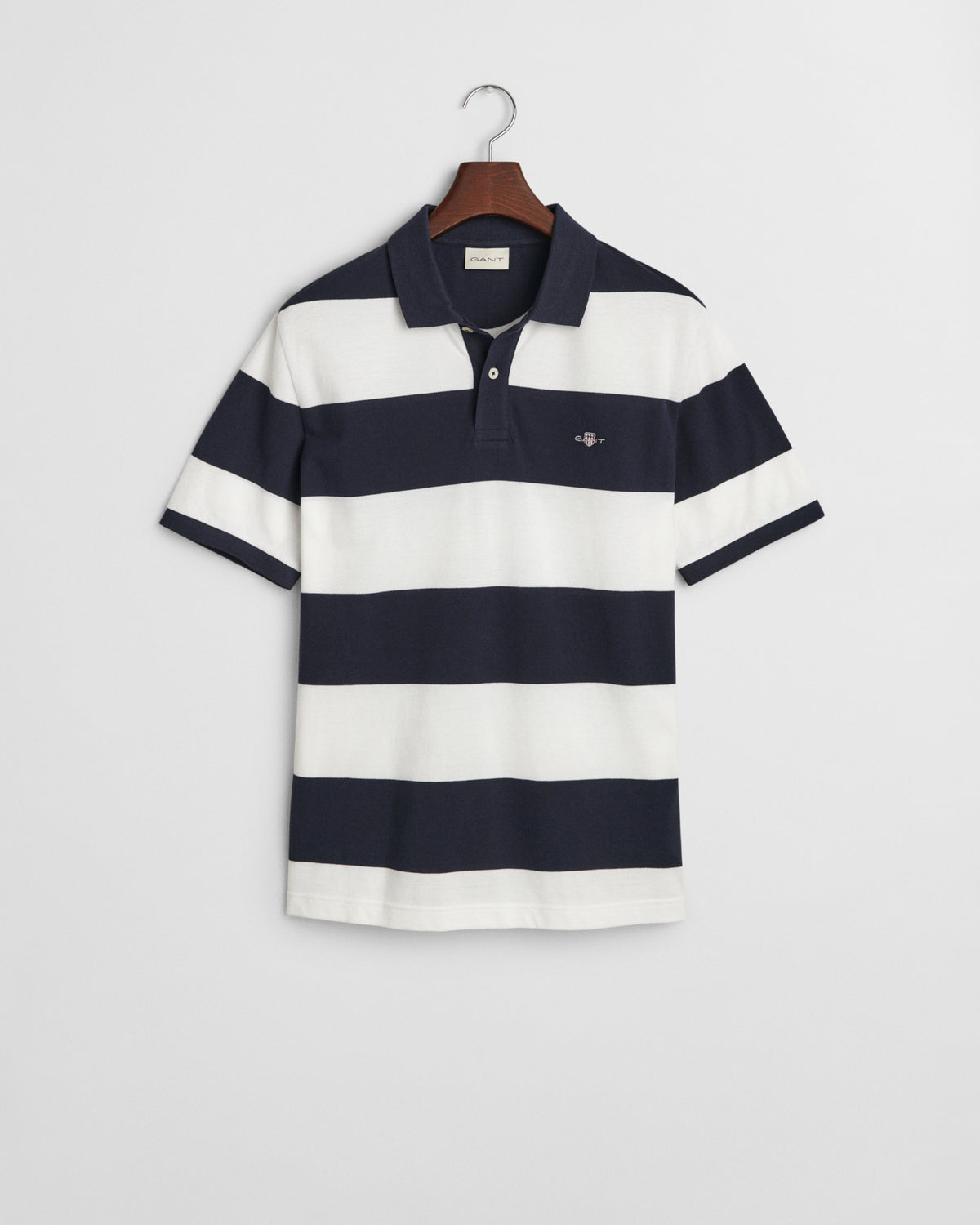 EVENING BLUE, BLOCK STRIPE POLO, FLAT-LAY BY GANT AU.