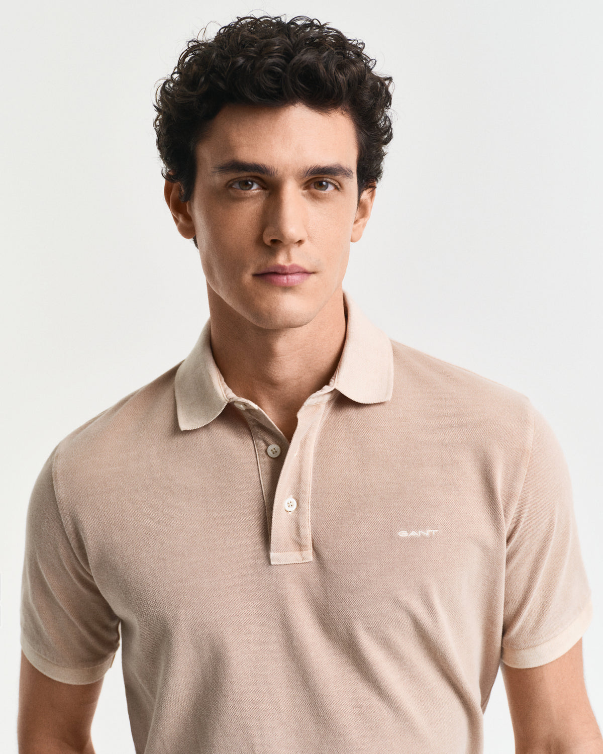 DRY SAND, SUNFADED SS POLO, CLOSE-UP BY GANT AU.