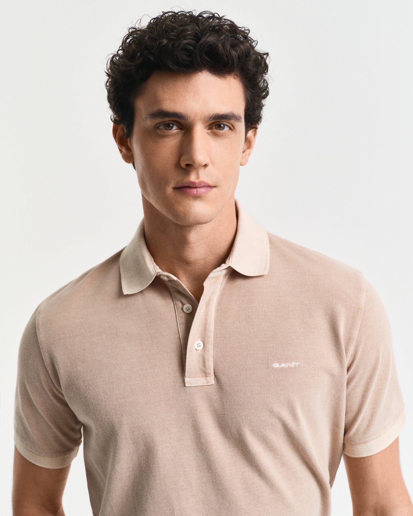 DRY SAND, SUNFADED SS POLO, CLOSE-UP BY GANT AU.