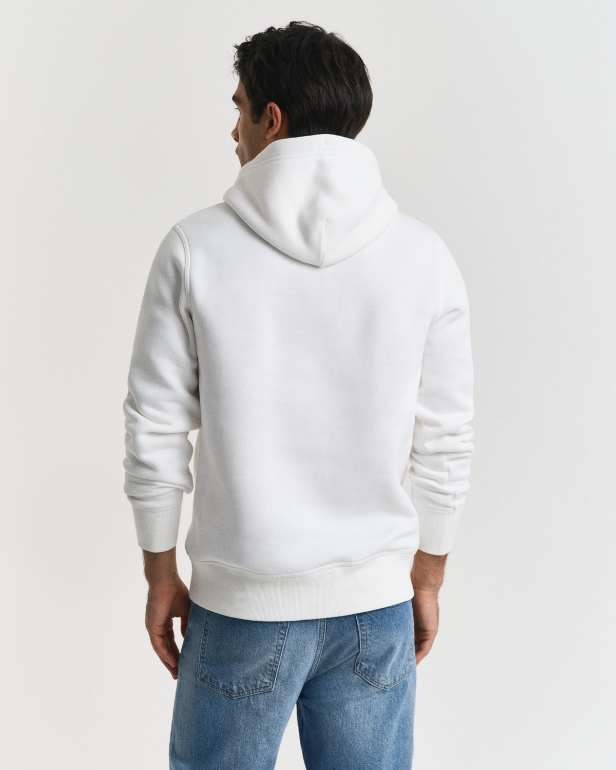 EGGSHELL, REG MEDIUM ARCHIVE SHIELD HOODIE, BACK-VIEW BY GANT AU.