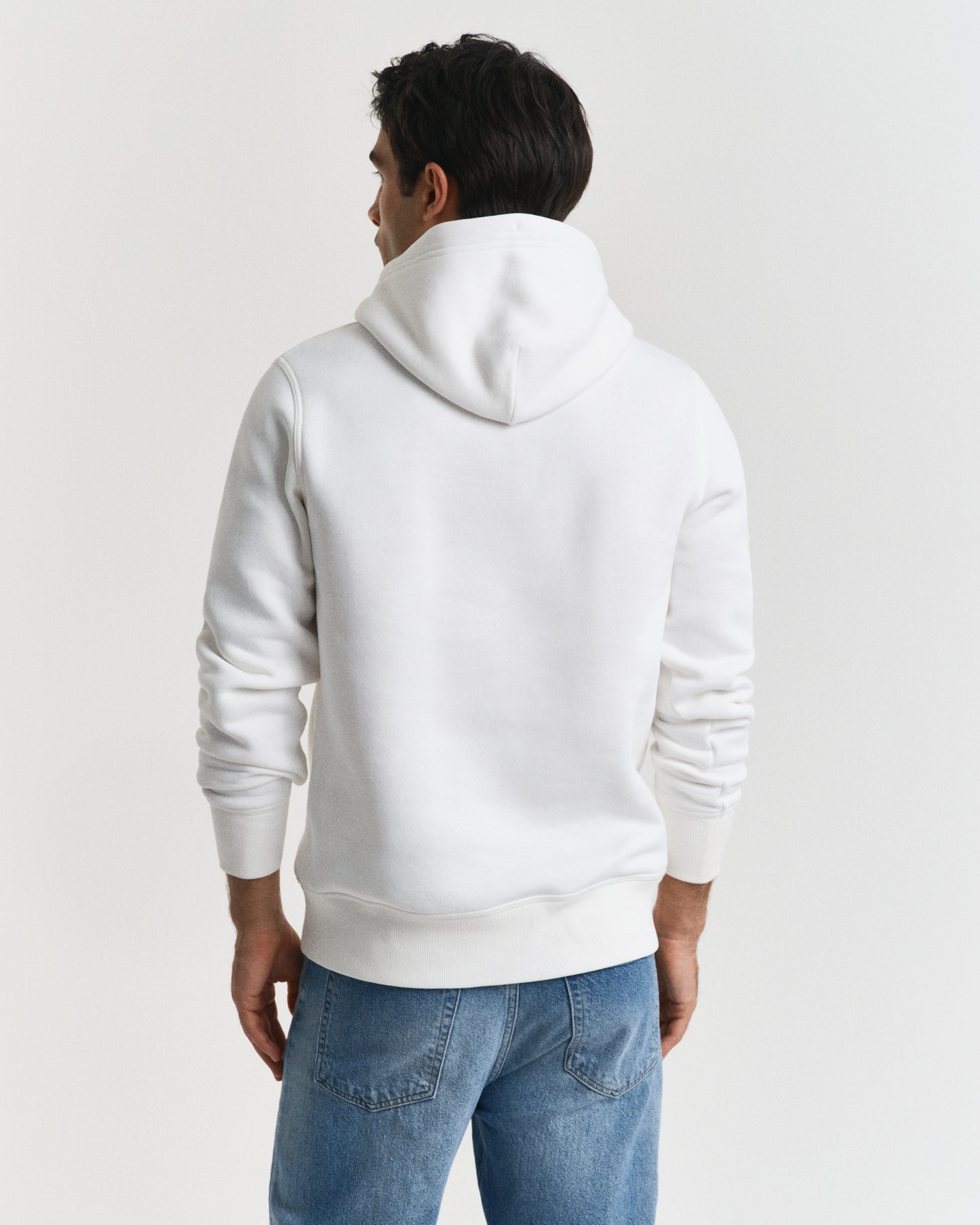 EGGSHELL, REG MEDIUM ARCHIVE SHIELD HOODIE, BACK-VIEW BY GANT AU.