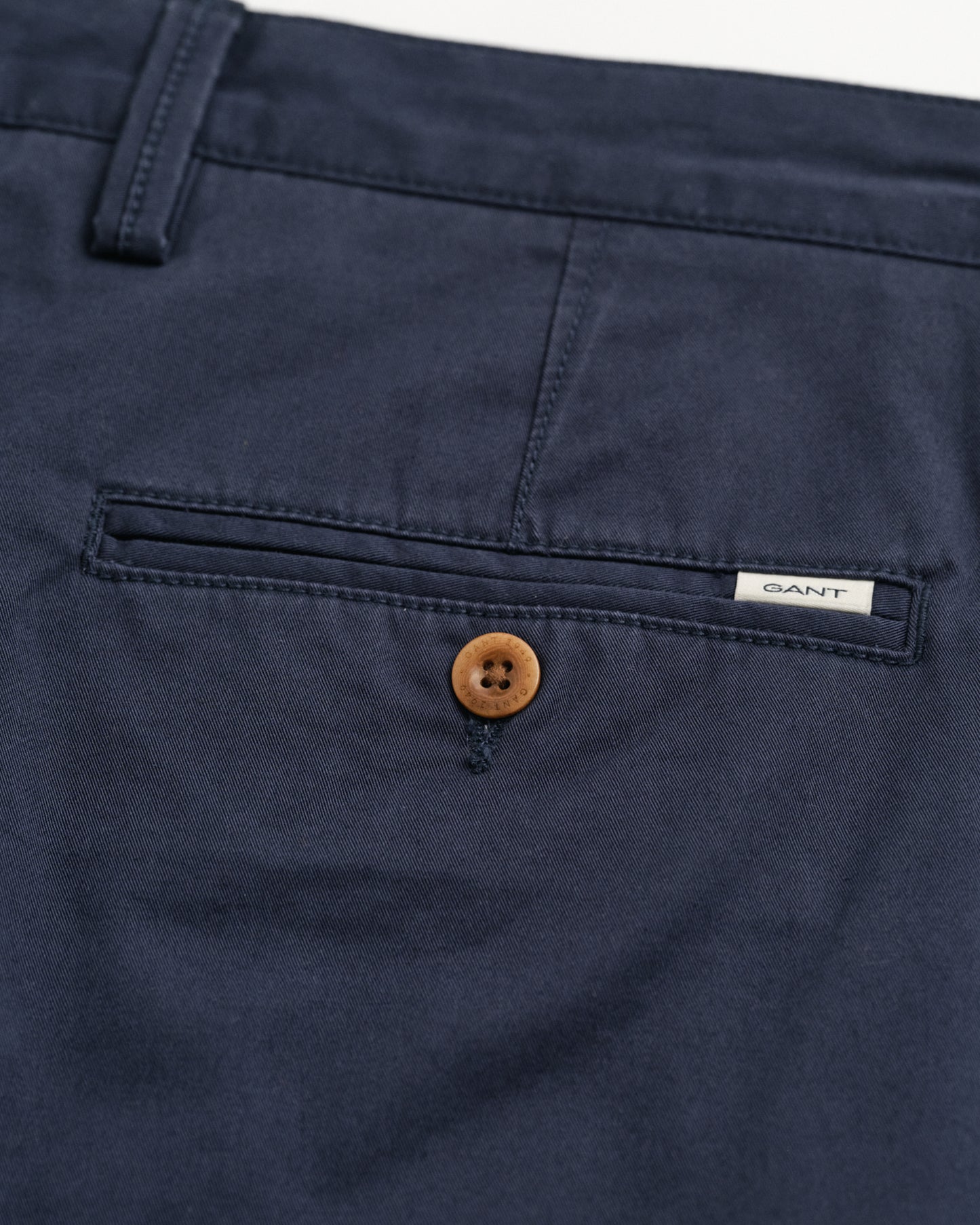 MARINE, SLIM TWILL SHORTS, CLOSE-UP BY GANT AU.