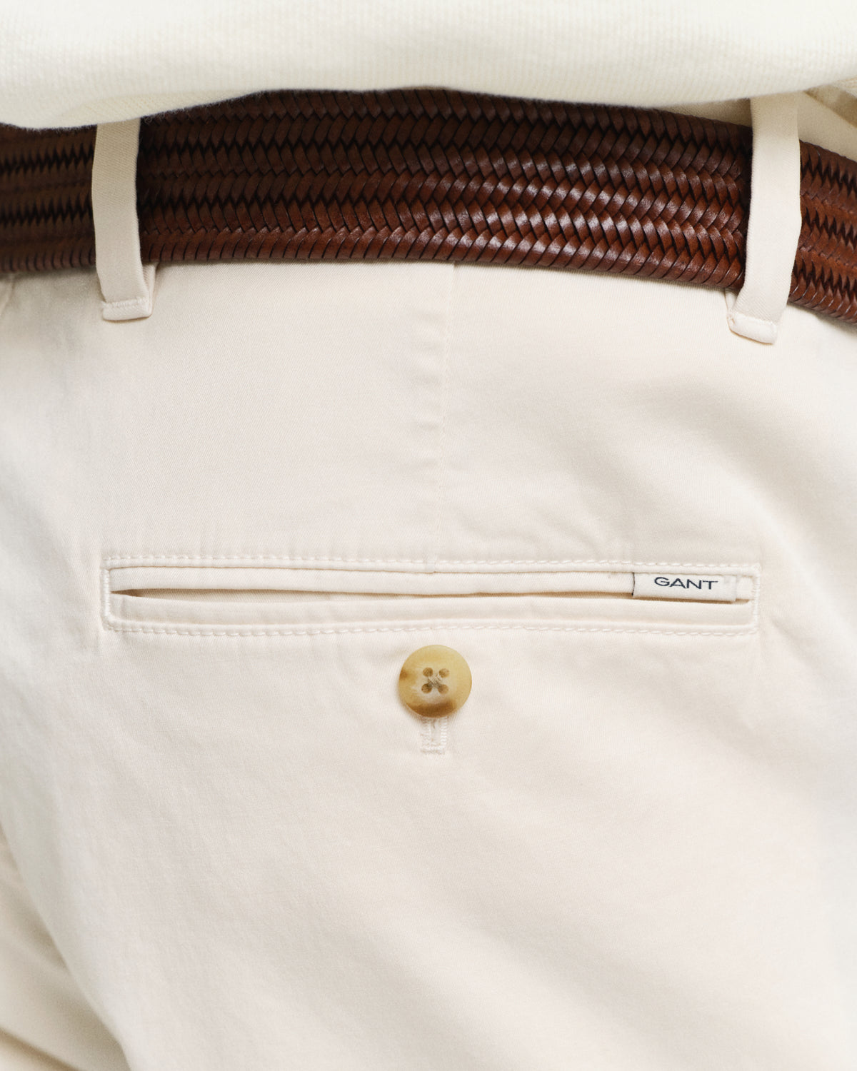 CREAM, REG SUNFADED CHINO SHORTS, CLOSE-UP BY GANT AU.