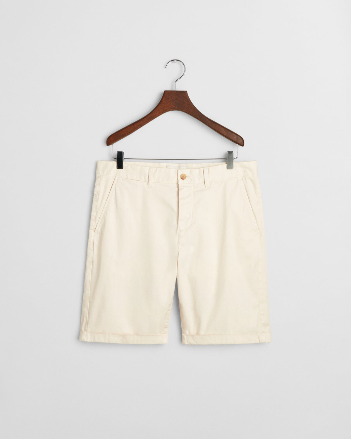 CREAM, REG SUNFADED CHINO SHORTS, FLAT-LAY BY GANT AU.