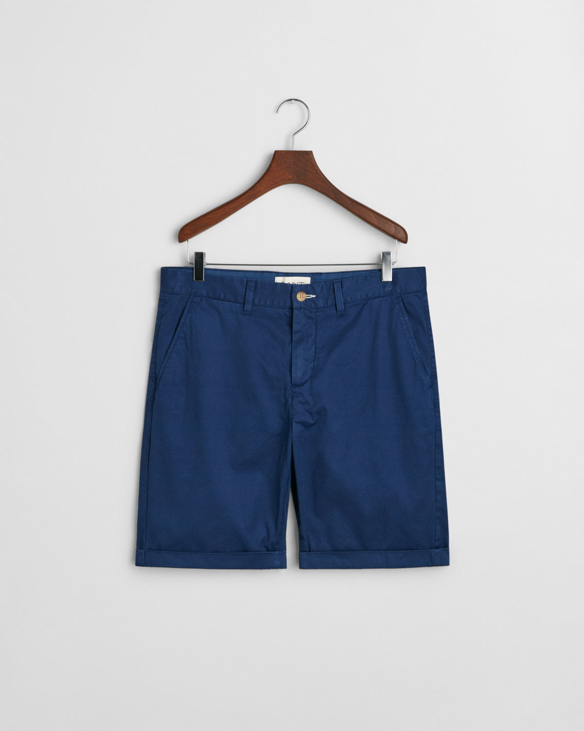 PERSIAN BLUE, REG SUNFADED CHINO SHORTS, FLAT-LAY BY GANT AU.