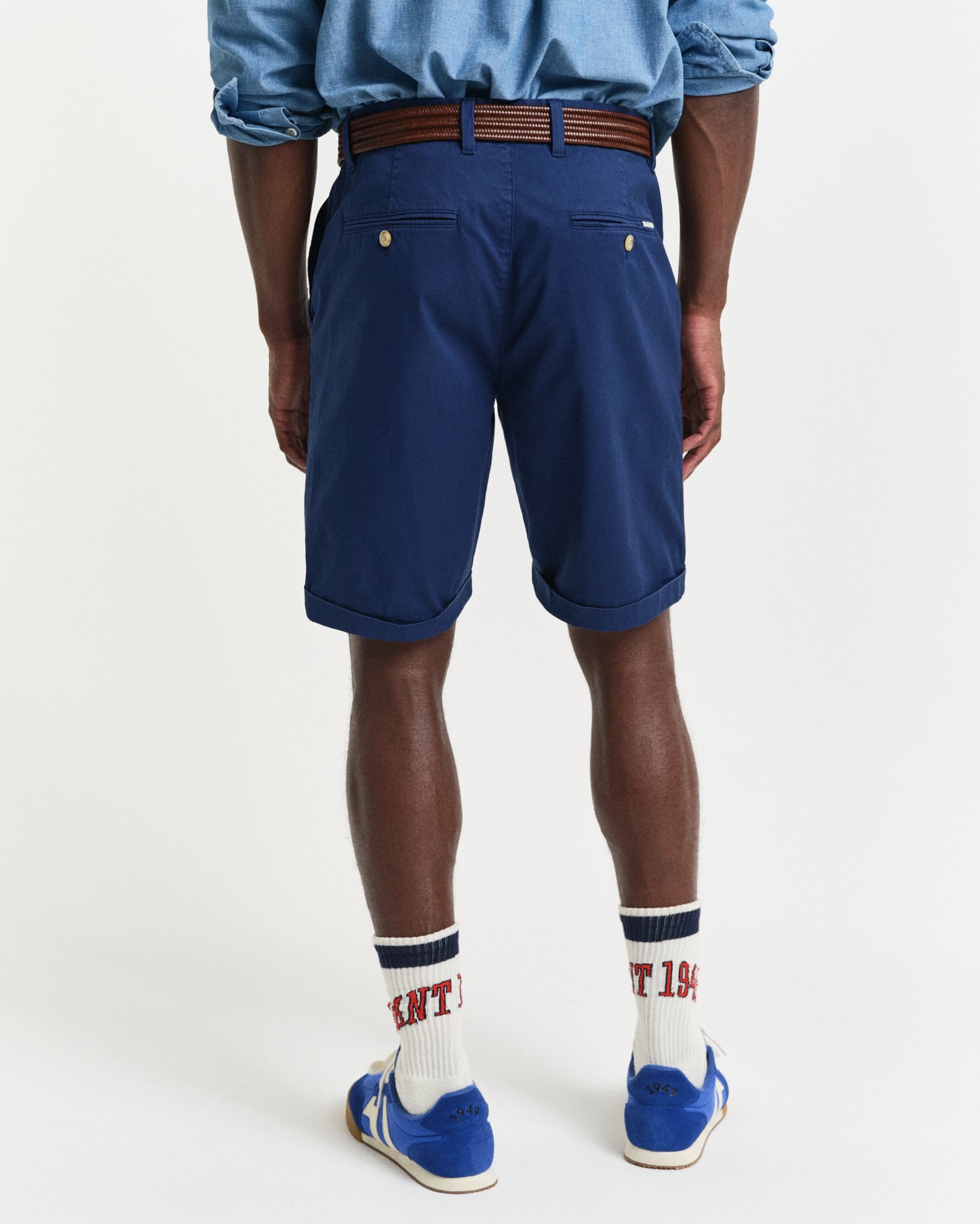 PERSIAN BLUE, REG SUNFADED CHINO SHORTS, BACK-VIEW BY GANT AU.