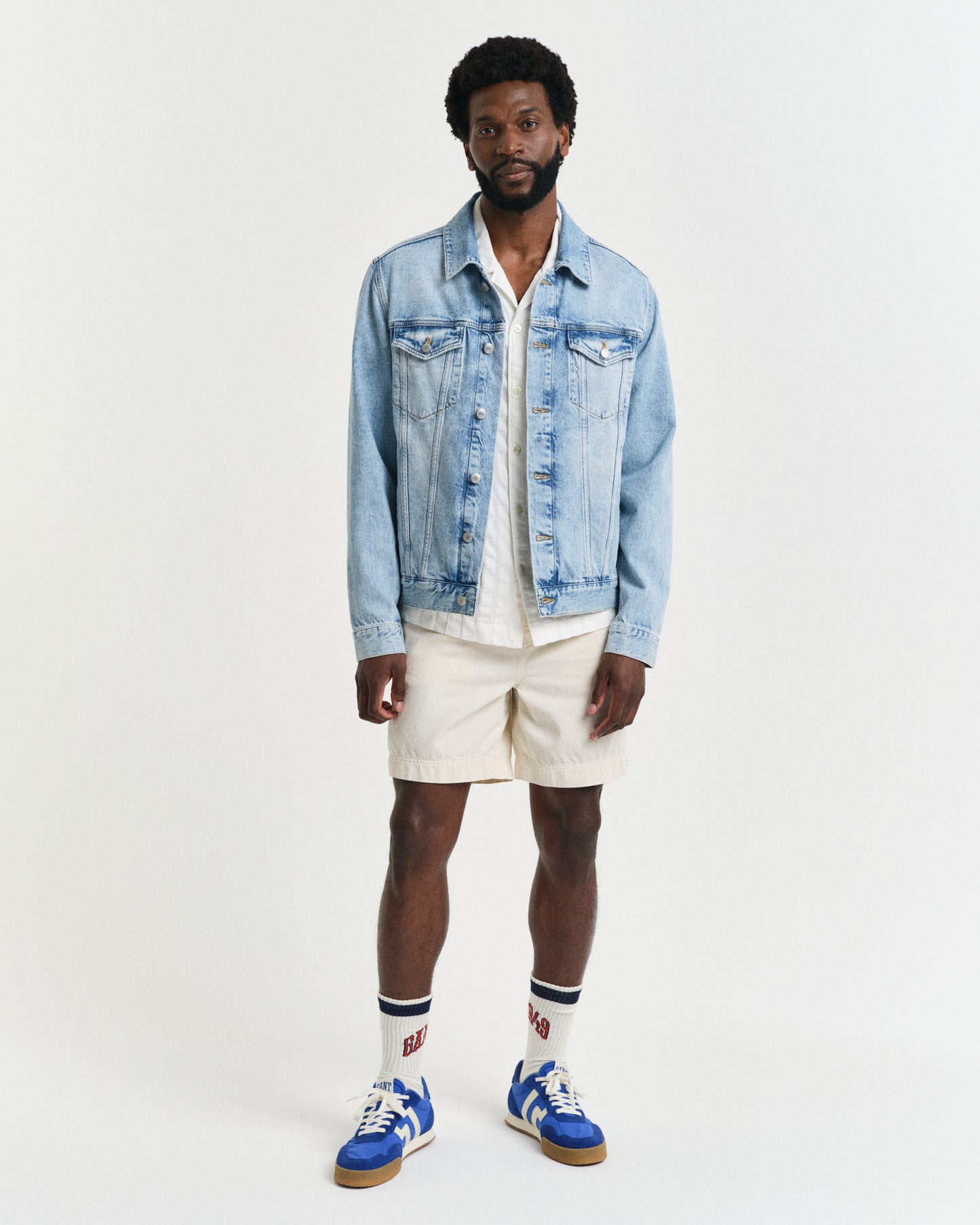 CREAM, REG SUNFADED DS SHORTS BY GANT AU.