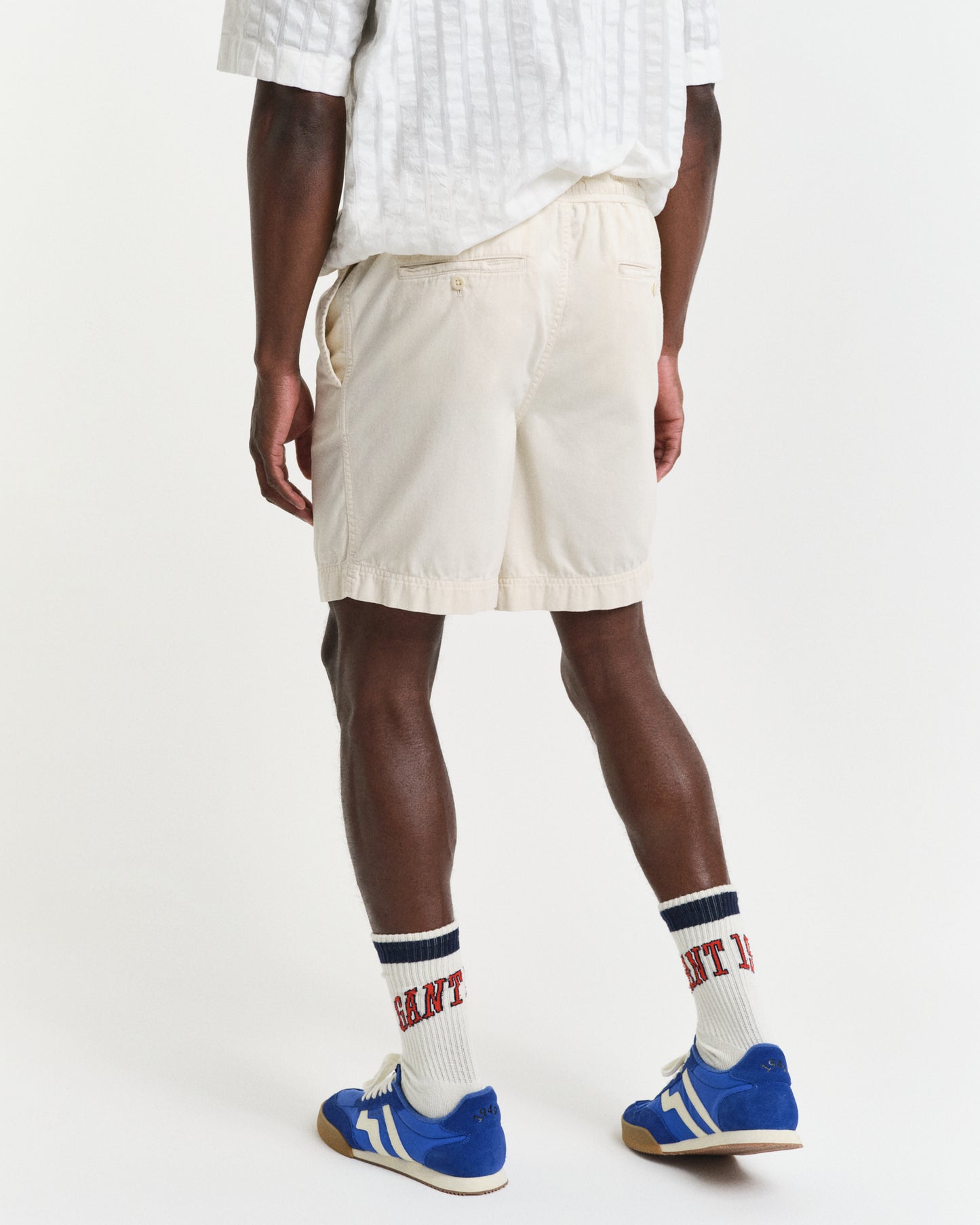 CREAM, REG SUNFADED DS SHORTS, BACK-VIEW BY GANT AU.