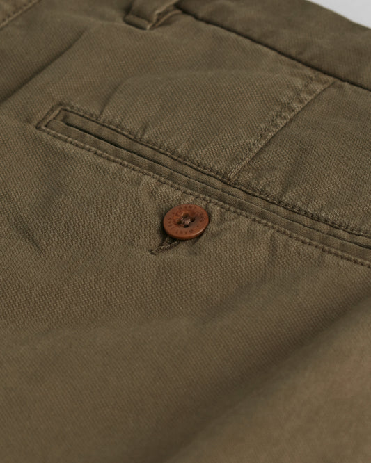 JUNIPER GREEN, REG DOBBY CHINO SHORTS, CLOSE-UP BY GANT AU.