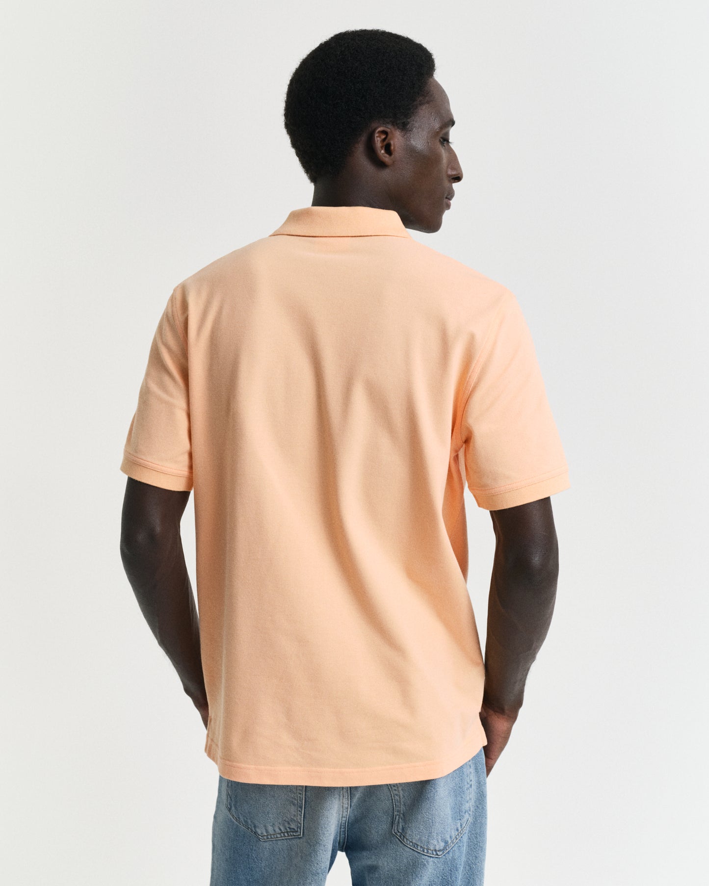 PEACHY ORANGE, REG CONTRAST PIQUE SS POLO, BACK-VIEW BY GANT AU.
