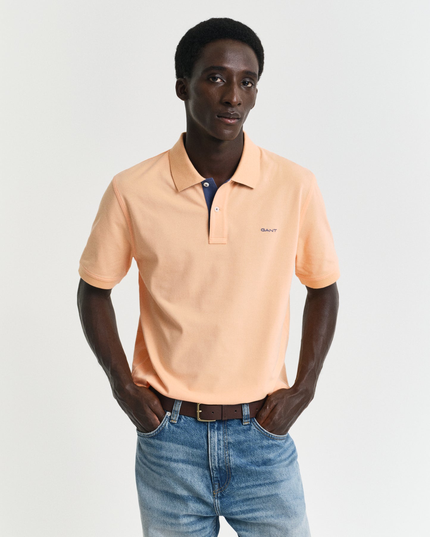 PEACHY ORANGE, REG CONTRAST PIQUE SS POLO, FRONT-VIEW BY GANT AU.