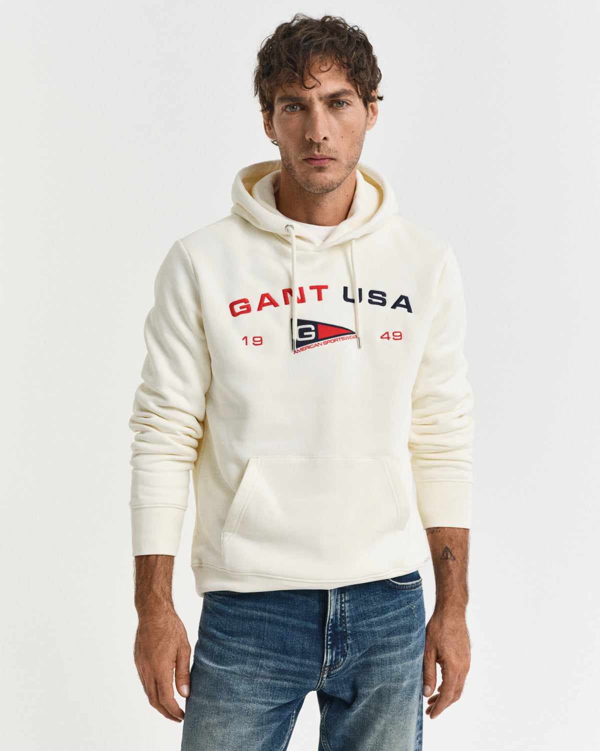 MODEL WEARING GRAPHIC SWEAT HOODIE