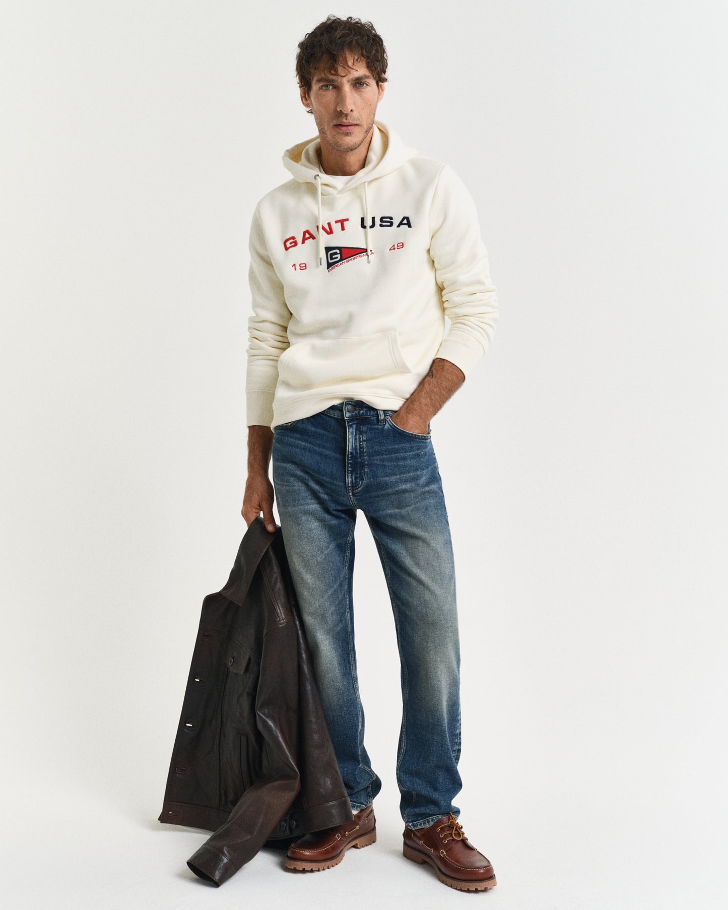 CREAM, GRAPHIC SWEAT HOODIE BY GANT AU.