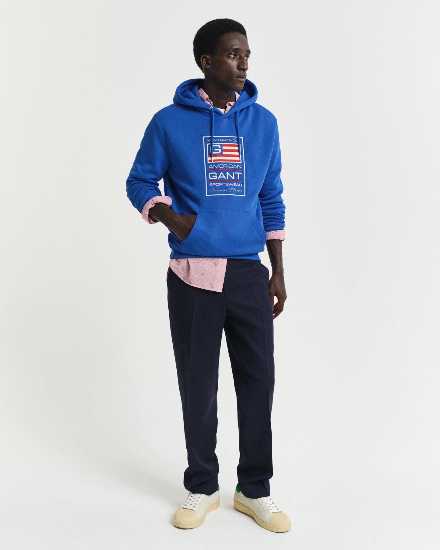 LAPIS BLUE, GRAPHIC SWEAT HOODIE BY GANT AU.