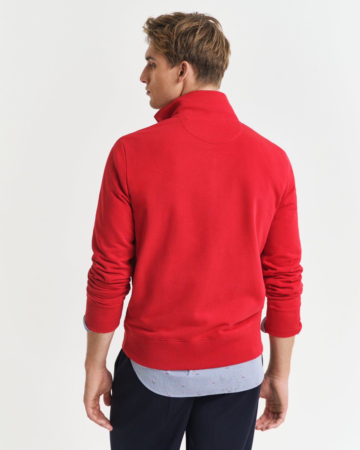 RUBY RED, CONTRAST HALF ZIP, BACK-VIEW BY GANT AU.