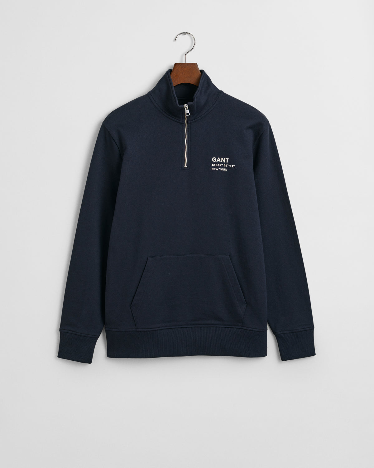 EVENING BLUE, SMALL GRAPHIC HALF ZIP SWEAT BY GANT AU.