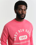 WATERMELON RED, GRAPHIC SWEAT C-NECK, CLOSE-UP BY GANT AU.