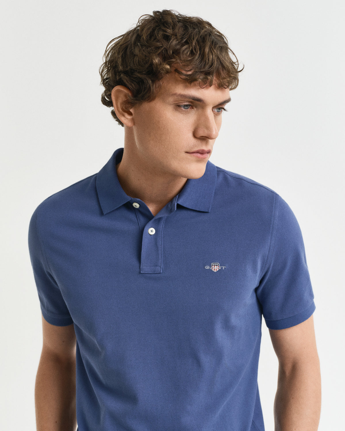 DUSTY NAVY, REG SHIELD SS PIQUE POLO, CLOSE-UP BY GANT AU.