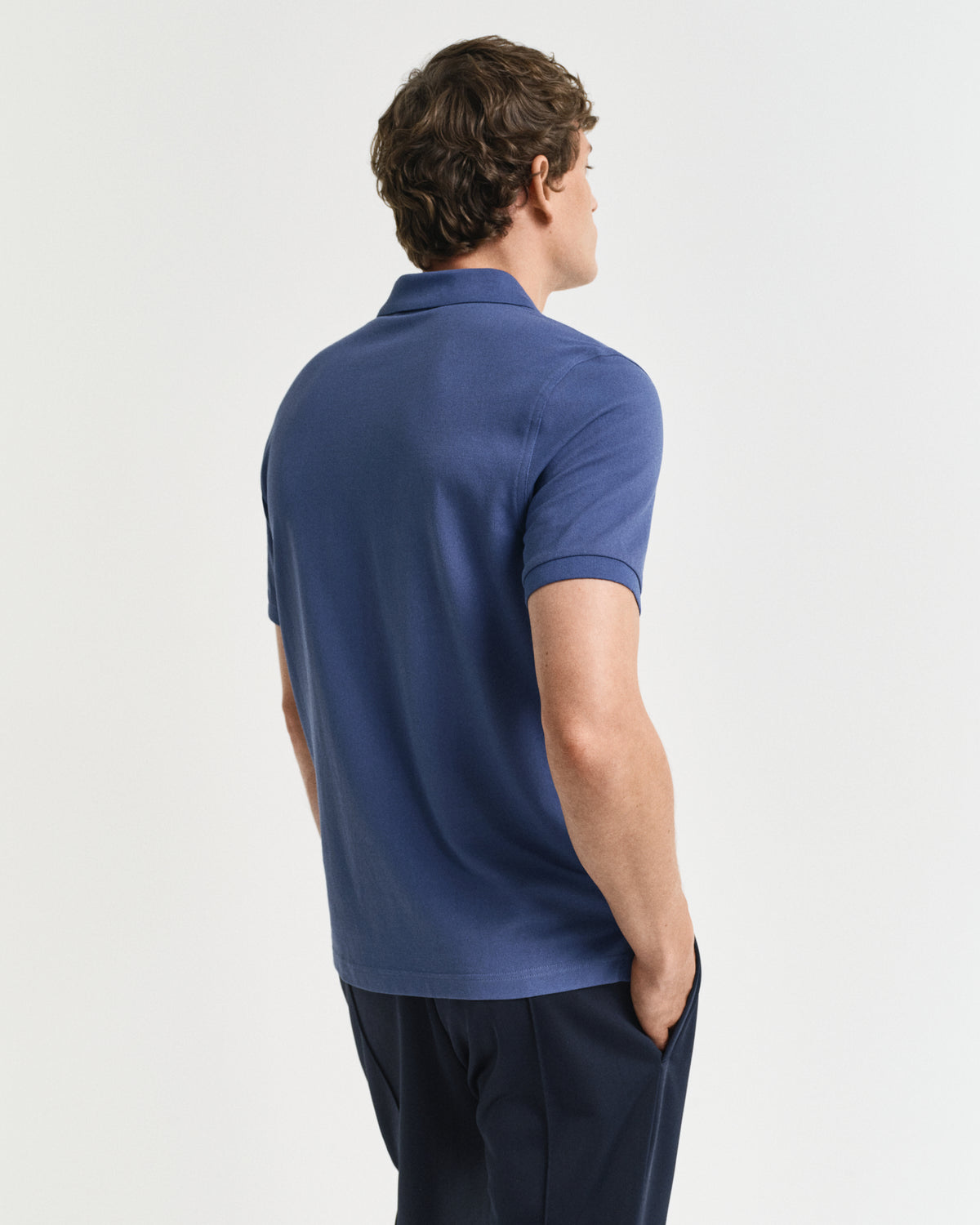 DUSTY NAVY, REG SHIELD SS PIQUE POLO, BACK-VIEW BY GANT AU.
