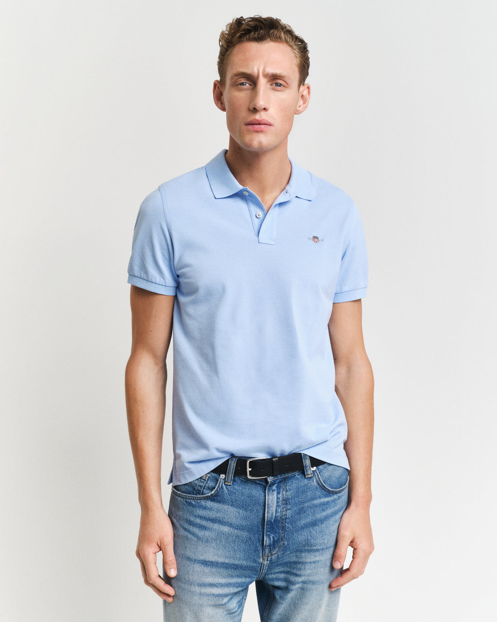 CAPRI BLUE, REG SHIELD SS PIQUE POLO, FRONT-VIEW BY GANT AU.