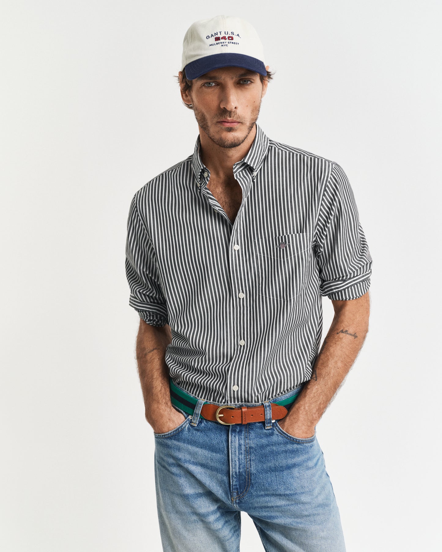 BLACK, REG CLASSIC POPLIN STRIPE SHIRT, FRONT-VIEW BY GANT AU.