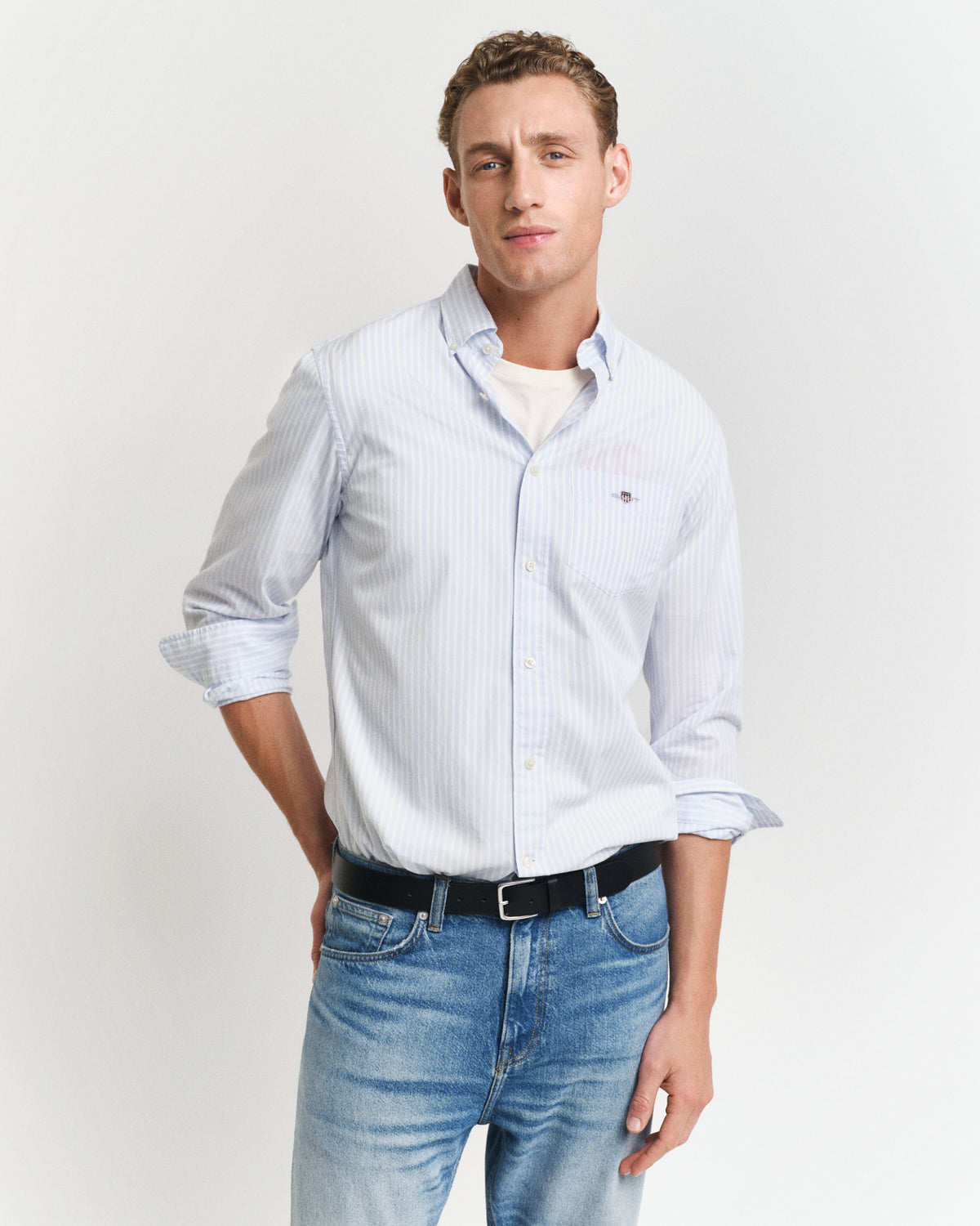 LIGHT BLUE, REG CLASSIC POPLIN STRIPE SHIRT, FRONT-VIEW BY GANT AU.