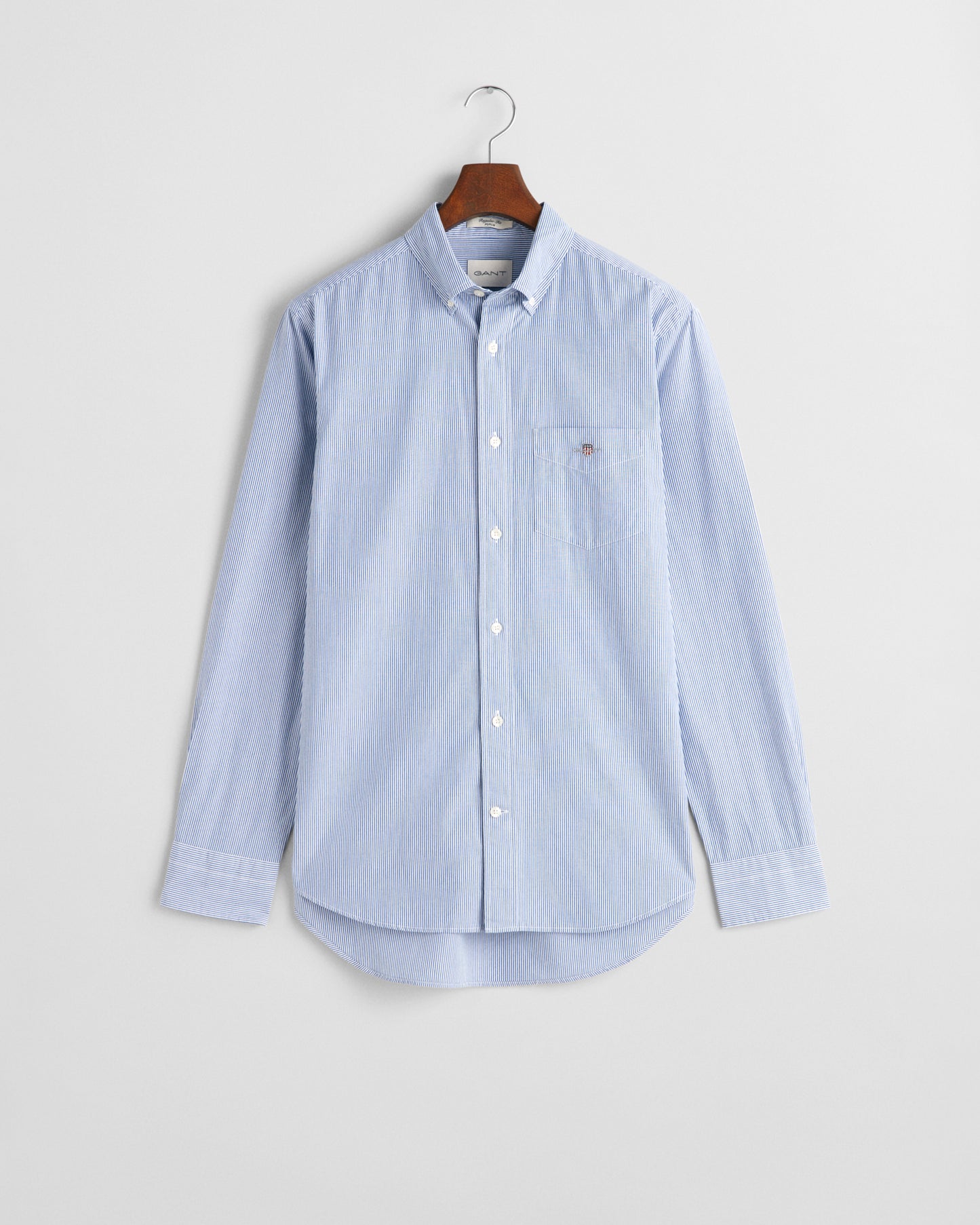 COLLEGE BLUE, REG CLASSIC POPLIN BANKER SHIRT, FLAT-LAY BY GANT AU.