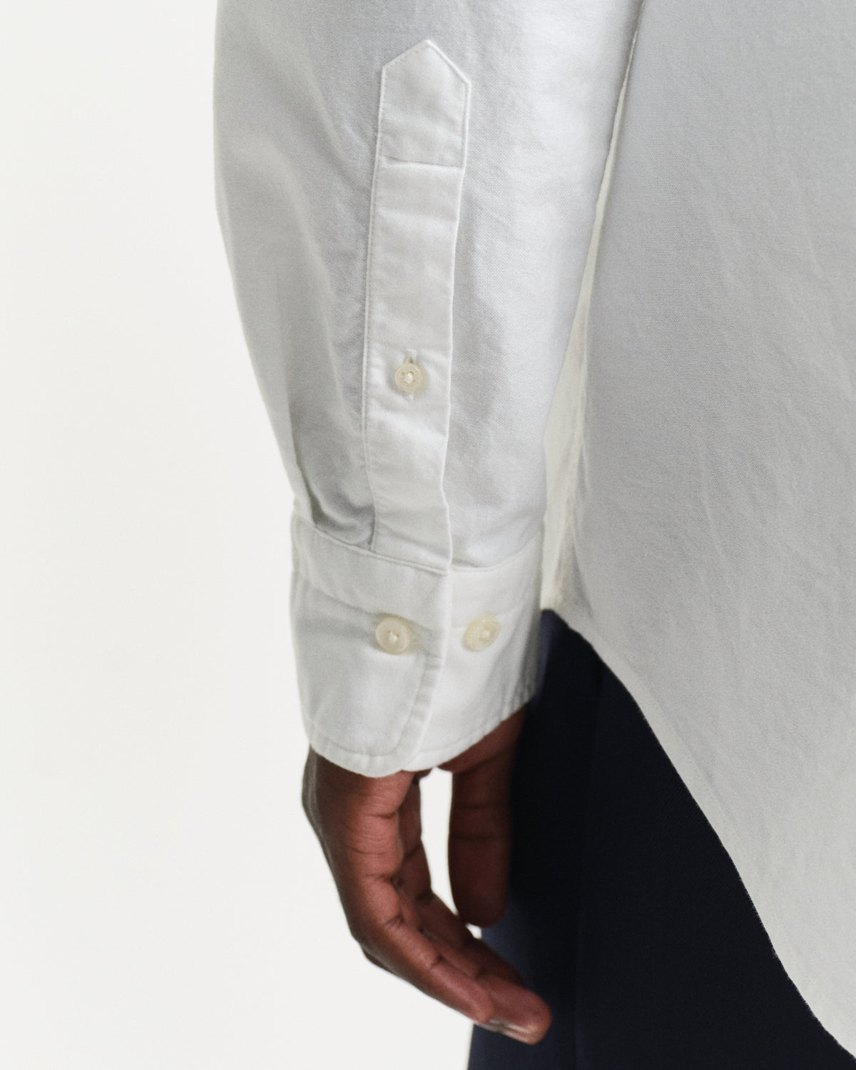 WHITE, REG CLASSIC OXFORD SHIRT, CLOSE-UP BY GANT AU.