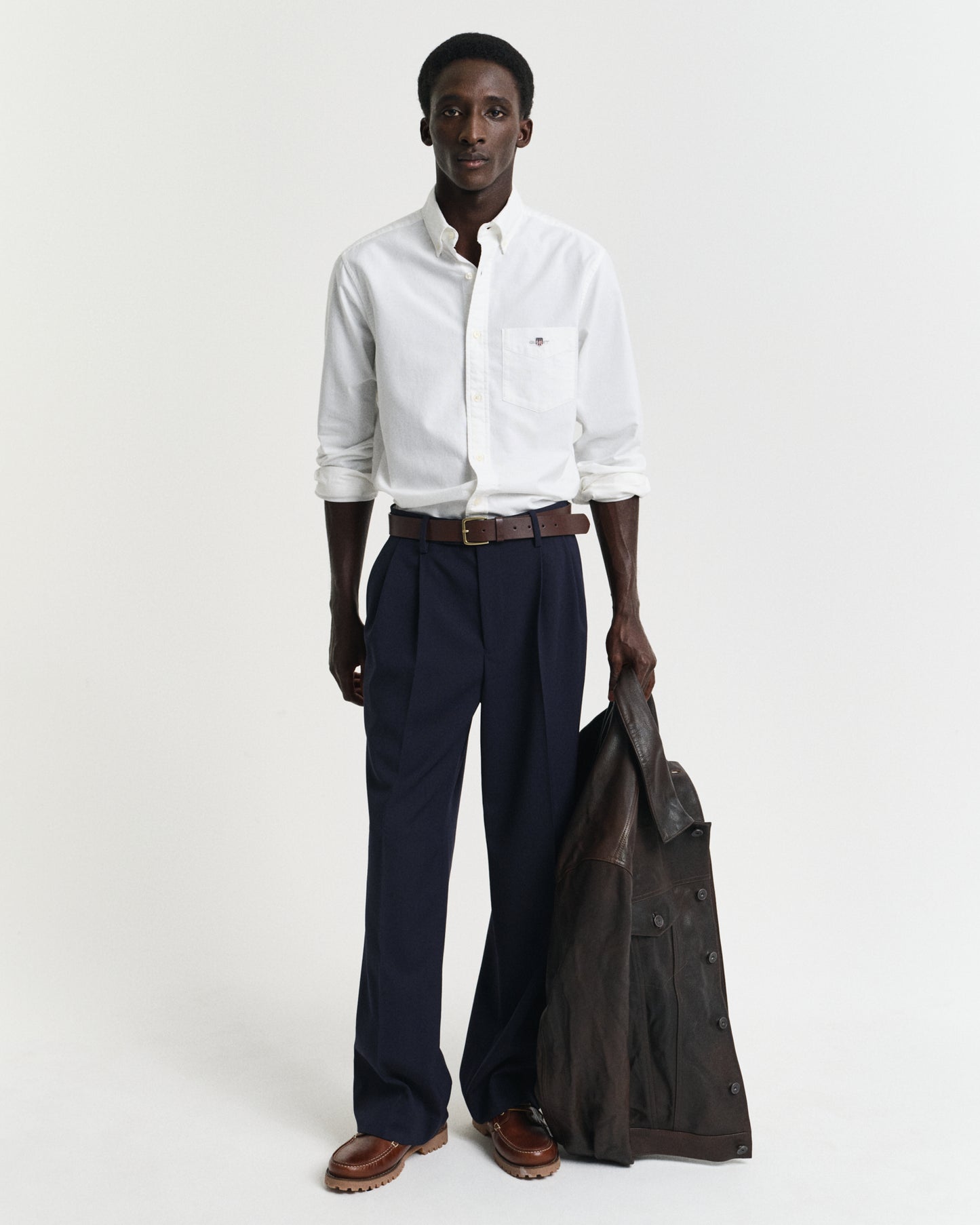 WHITE, REG CLASSIC OXFORD SHIRT BY GANT AU.