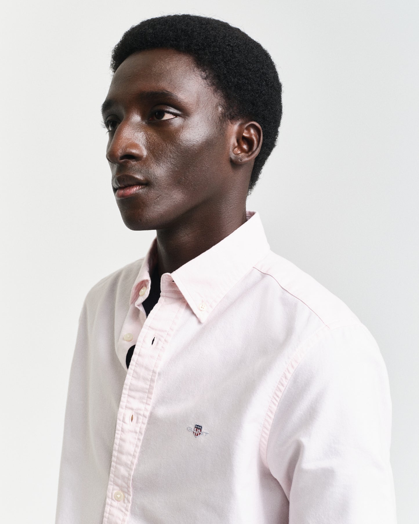 MODEL WEARING SLIM CLASSIC OXFORD SHIRT