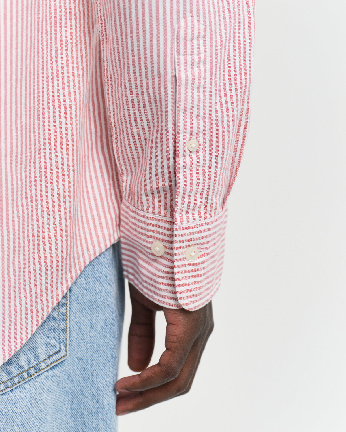 RUBY RED, REG CLASSIC OXFORD STRIPE SHIRT, CLOSE-UP BY GANT AU.