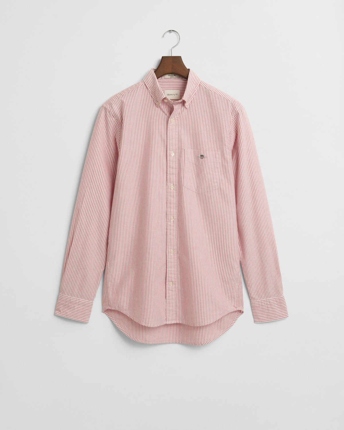 RUBY RED, REG CLASSIC OXFORD STRIPE SHIRT, FLAT-LAY BY GANT AU.