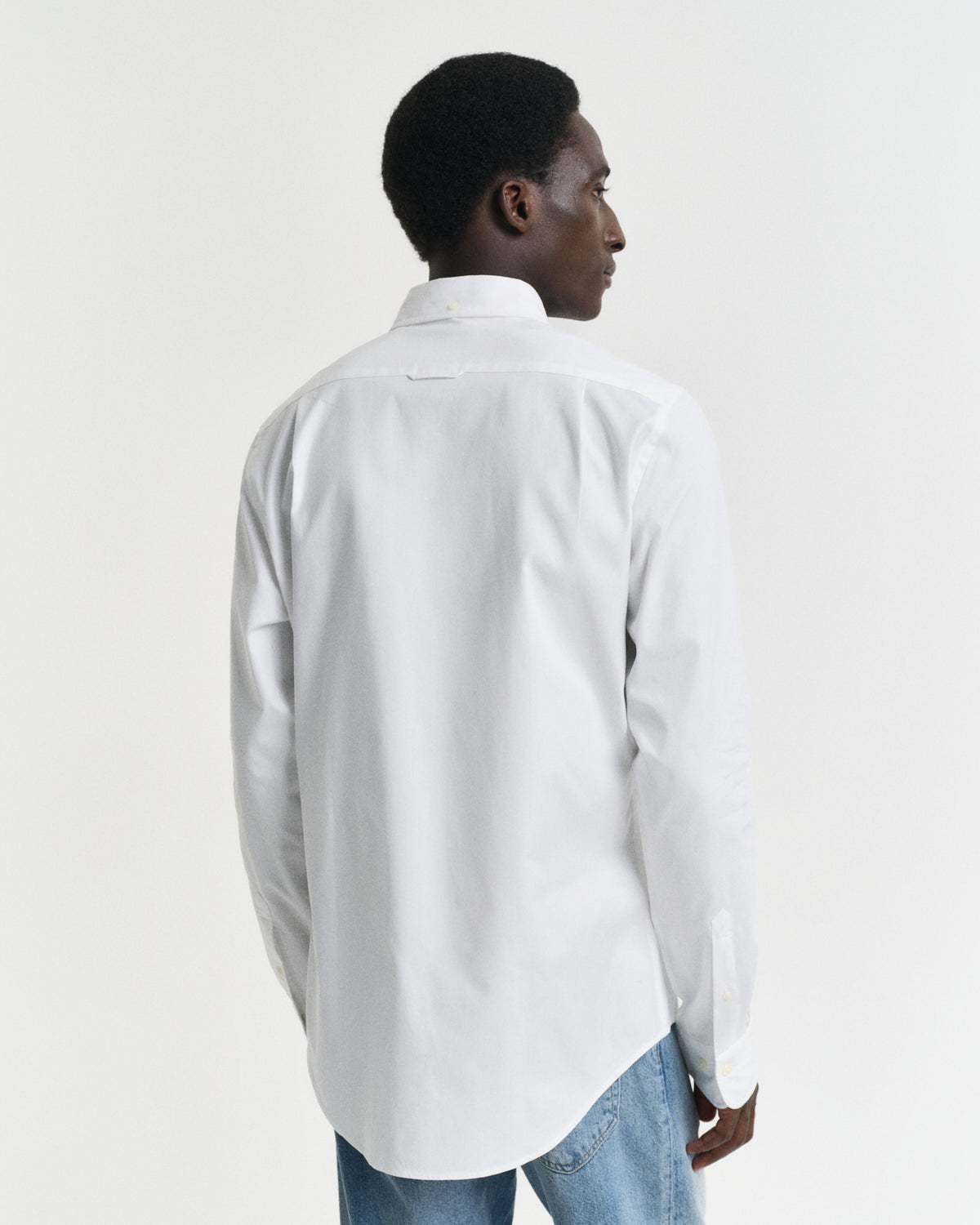 WHITE, SLIM PINPOINT OXFORD SHIRT, BACK-VIEW BY GANT AU.
