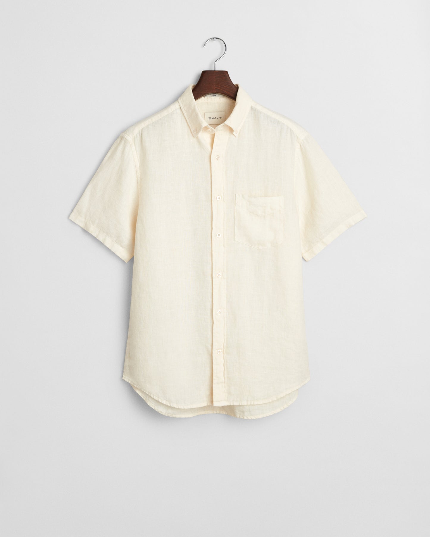 CREAM, REG GMNT DYED LINEN SS SHIRT, FLAT-LAY BY GANT AU.