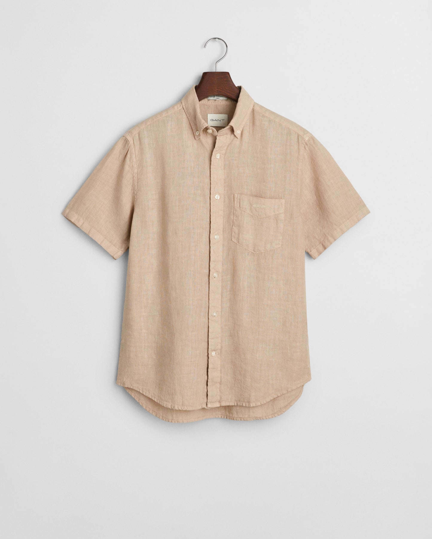 DRY SAND, REG GMNT DYED LINEN SS SHIRT, FLAT-LAY BY GANT AU.
