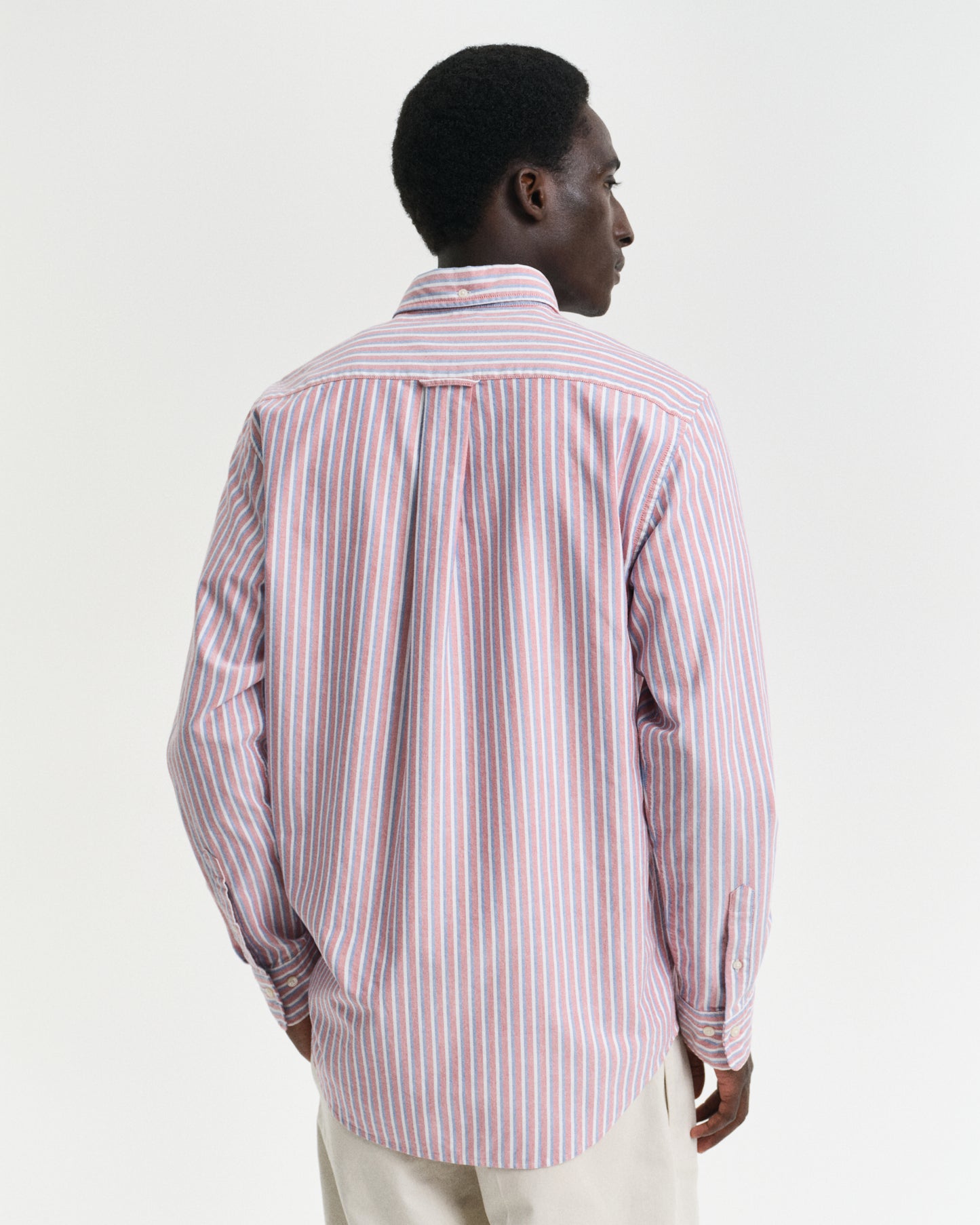 RUBY RED, REG CLASSIC OXFORD STRIPE SHIRT, BACK-VIEW BY GANT AU.