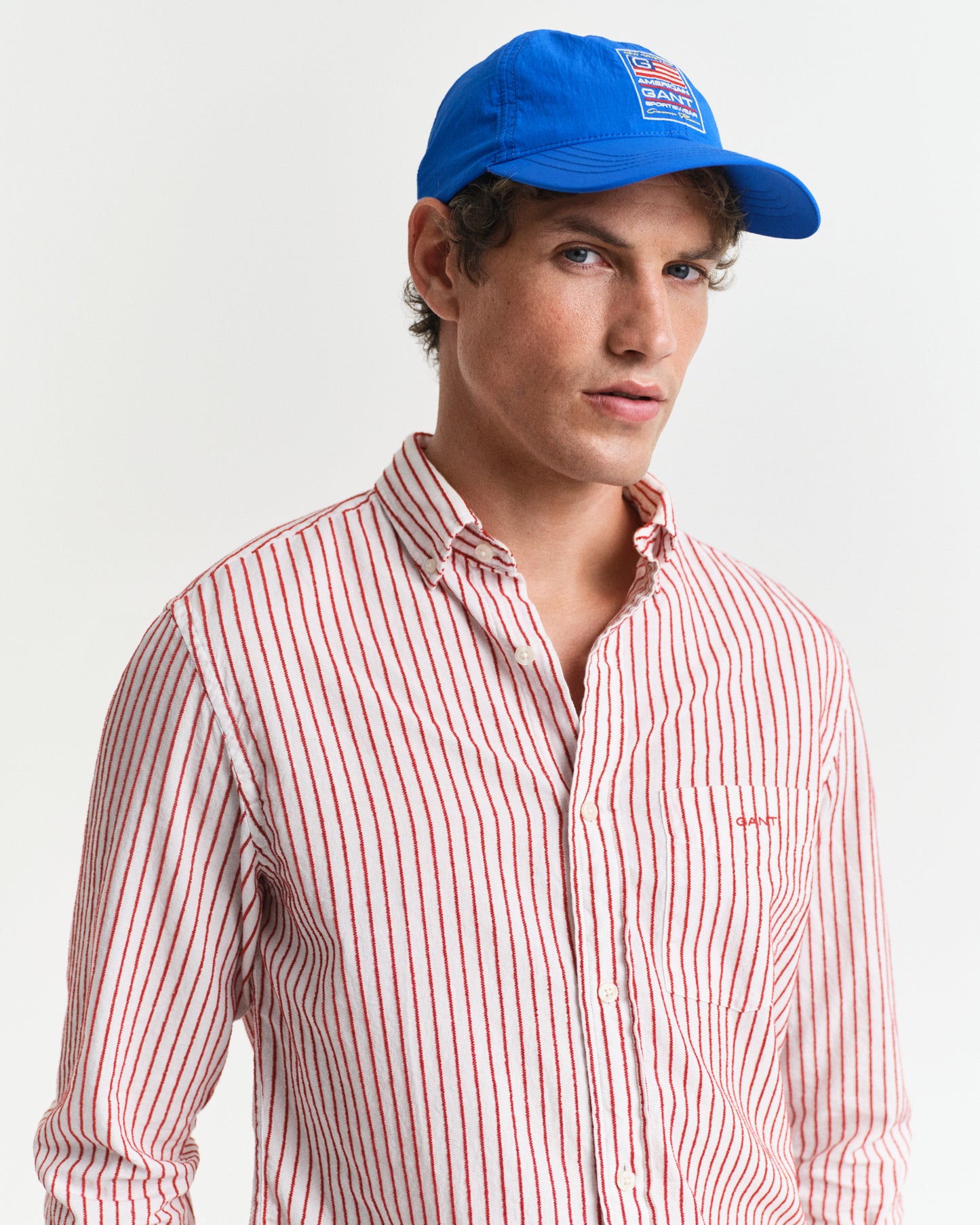 MODEL WEARING REG TEXTURE STRIPE SHIRT