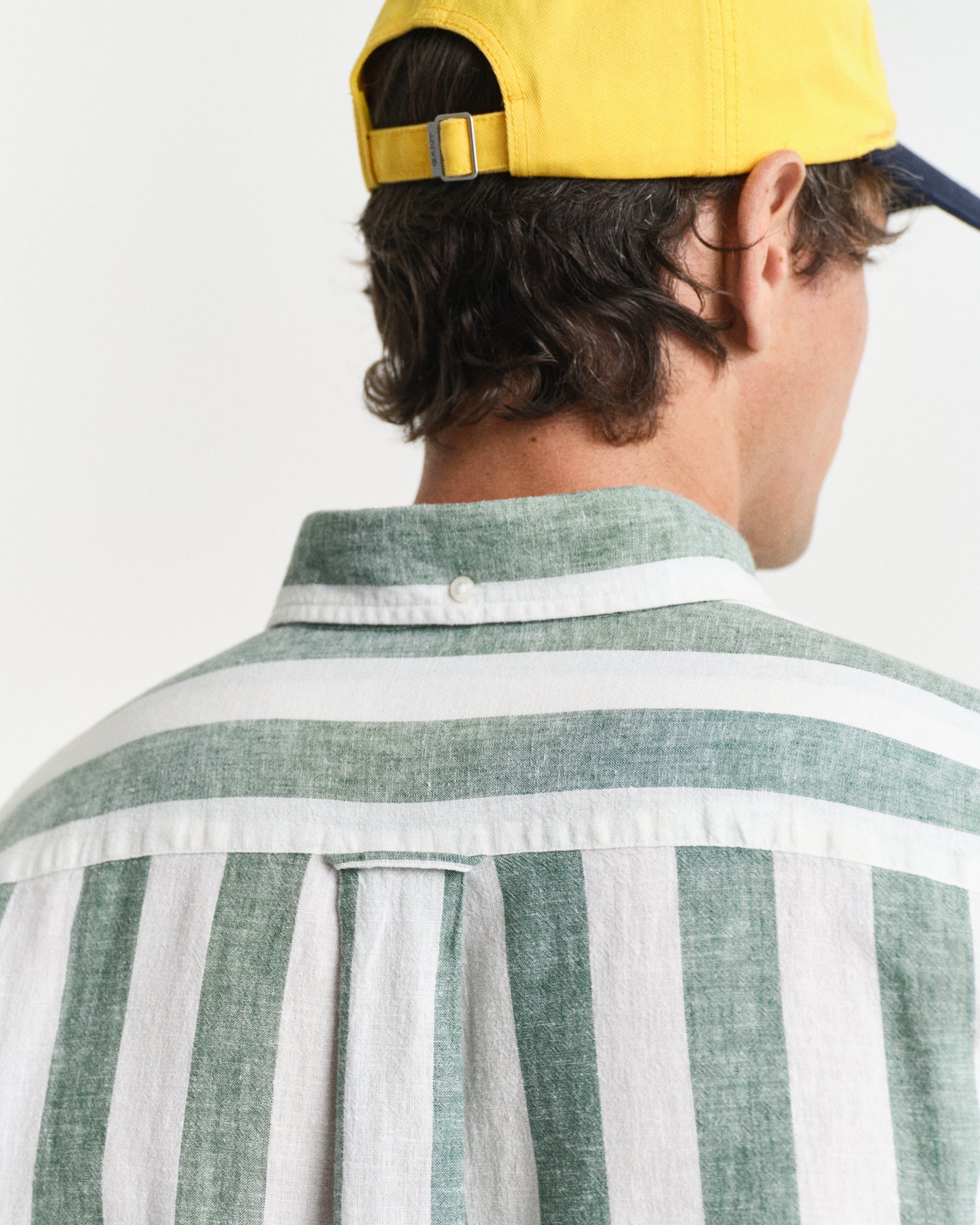 WOODY GREEN, REG COTTON LINEN BOLD STRIPE SHIRT, CLOSE-UP BY GANT AU.