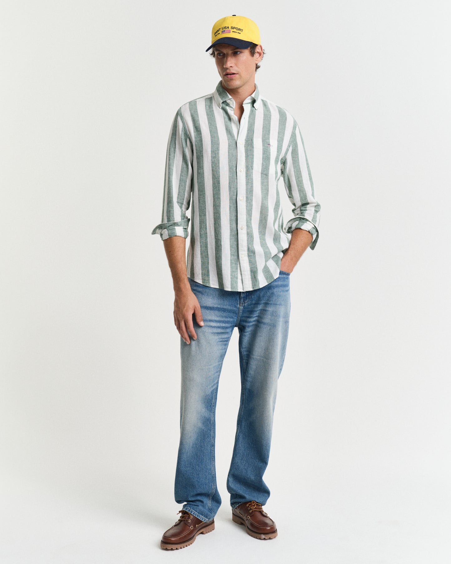 WOODY GREEN, REG COTTON LINEN BOLD STRIPE SHIRT BY GANT AU.