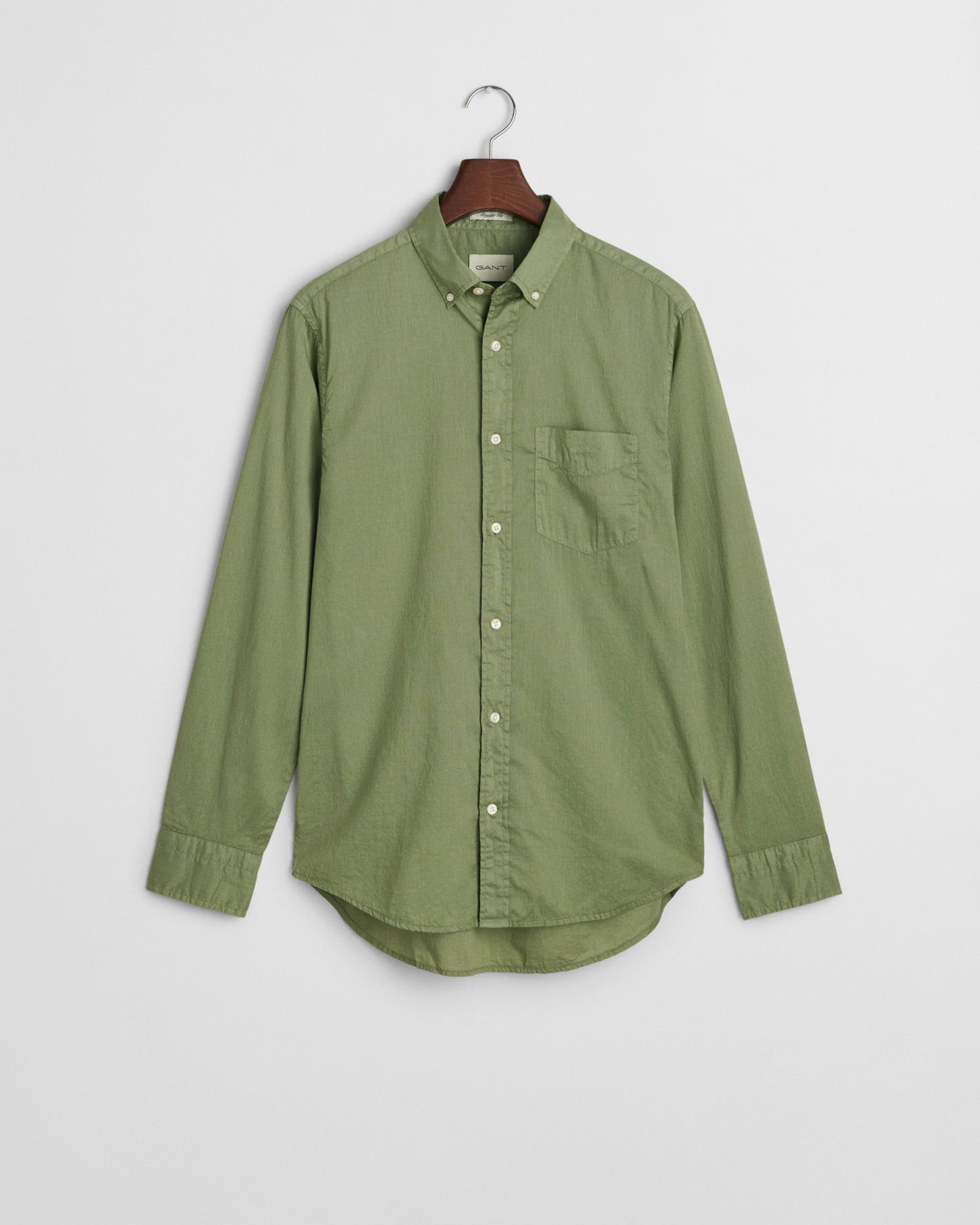 KALAMATA GREEN, REG SUNFADED VOILE SHIRT, FLAT-LAY BY GANT AU.