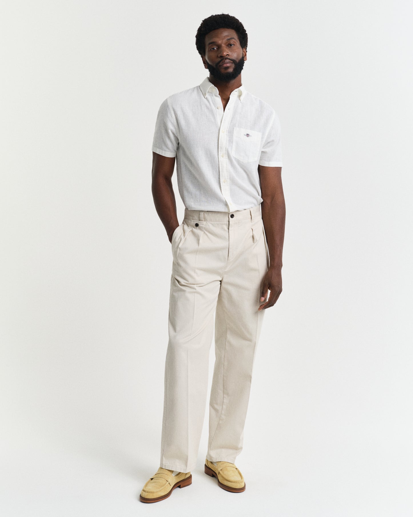 WHITE, REG COTTON LINEN SS SHIRT BY GANT AU.