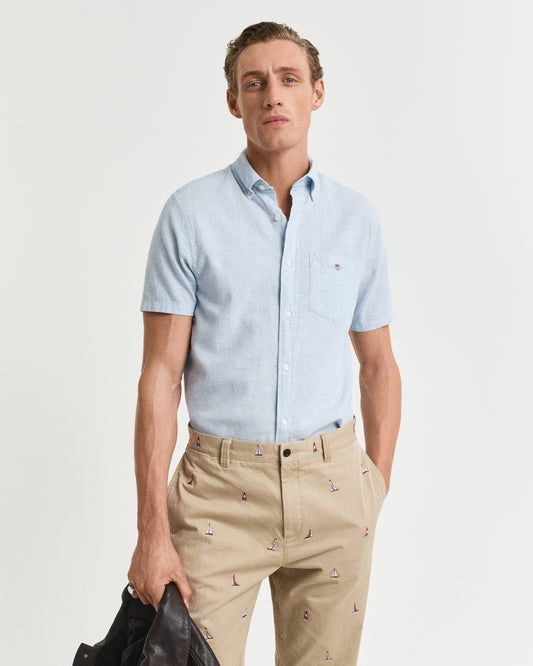 FRESH BLUE, REG COTTON LINEN SS SHIRT, FRONT-VIEW BY GANT AU.