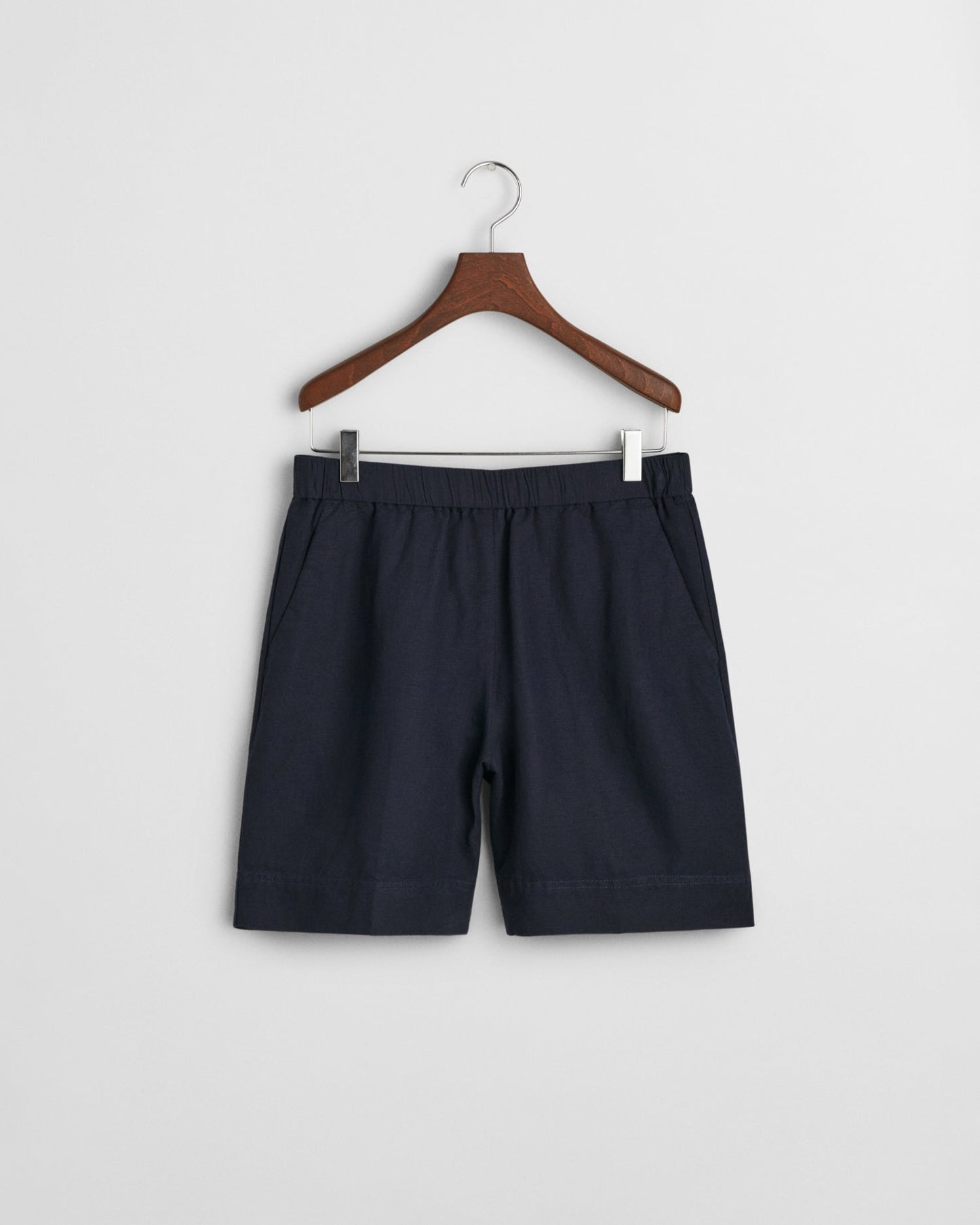 EVENING BLUE, REL LINEN BLEND PULL ON SHORTS, FRONT-VIEW BY GANT AU.