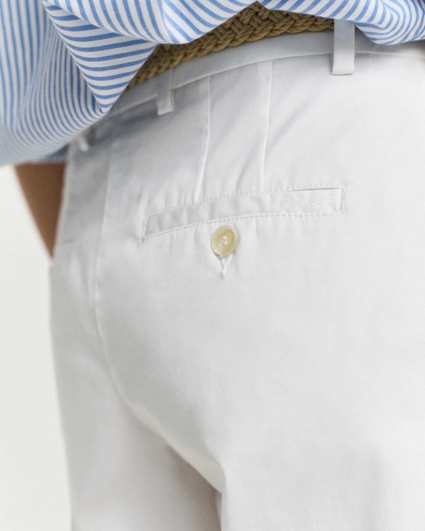 EGGSHELL, CHINO SHORTS, CLOSE-UP BY GANT AU.