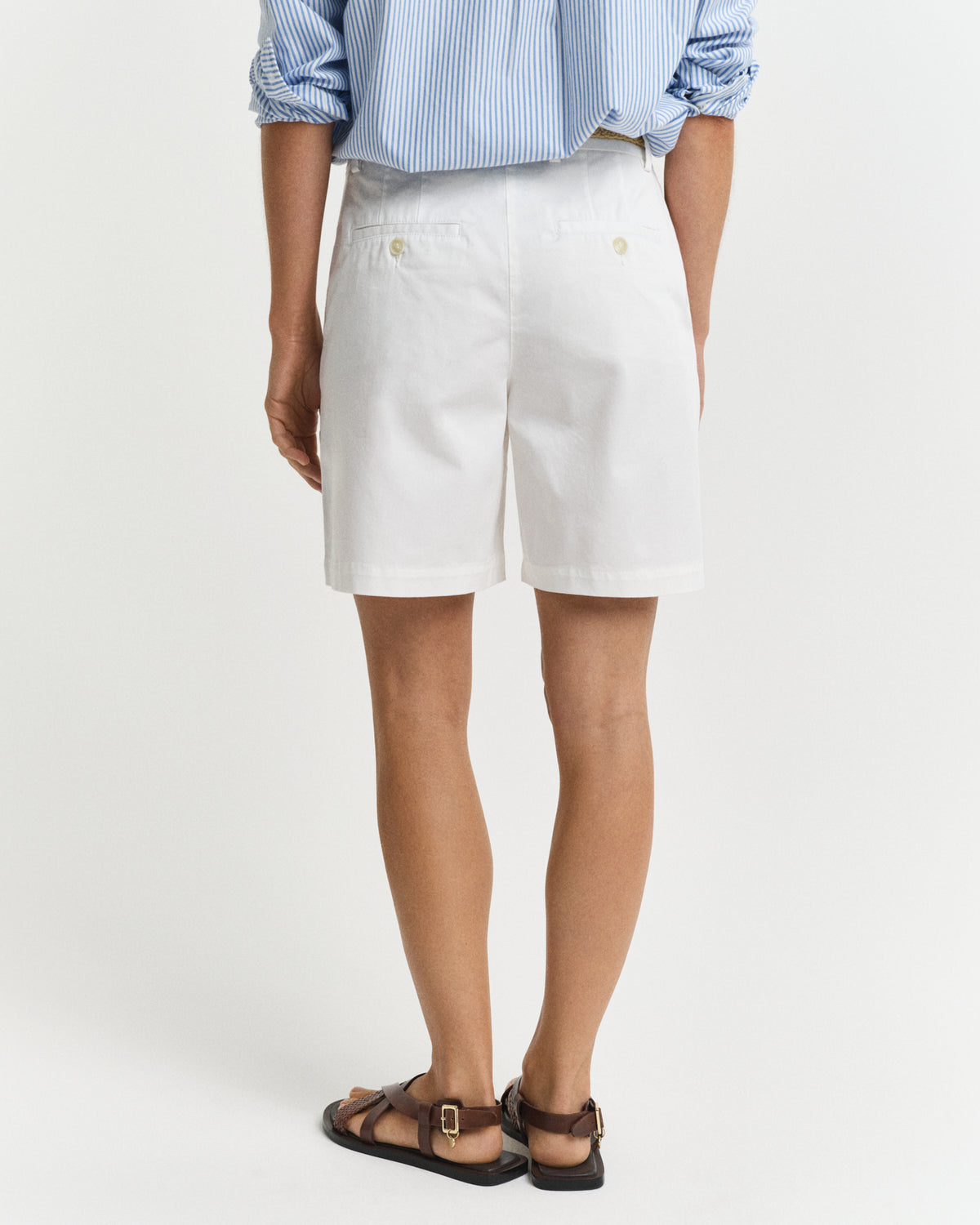 EGGSHELL, CHINO SHORTS, BACK-VIEW BY GANT AU.
