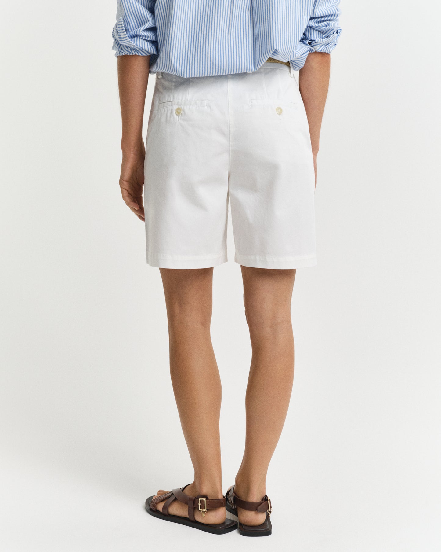 EGGSHELL, CHINO SHORTS, BACK-VIEW BY GANT AU.